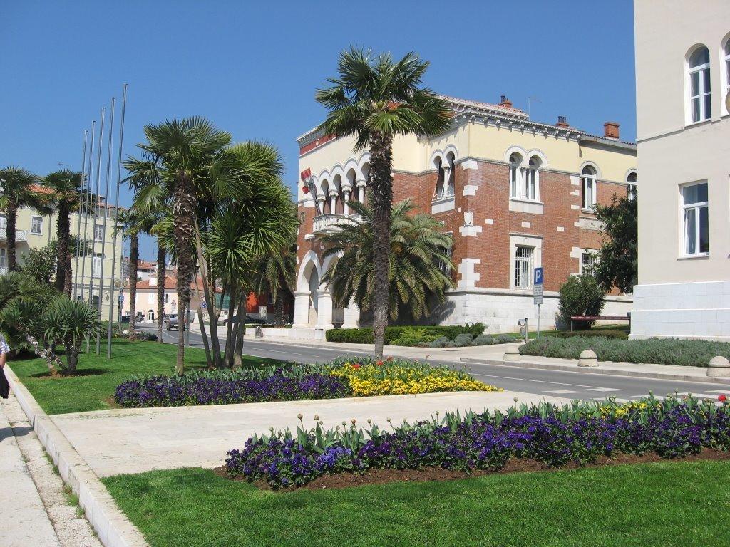 Apartments Mladenka Porec Bagian luar foto